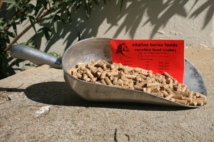 Raceline Feed (Cube) packaging